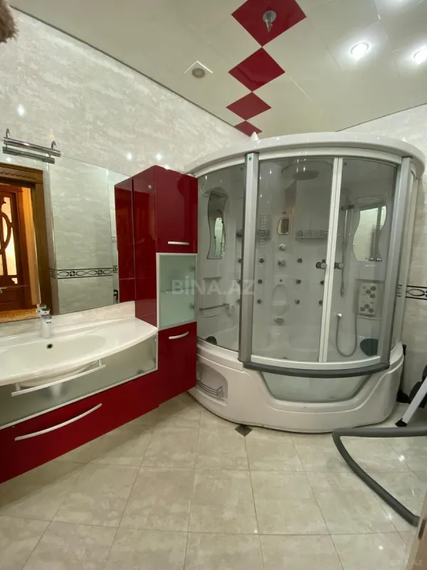 Satılır 4 otaqlı mənzil 225 m²