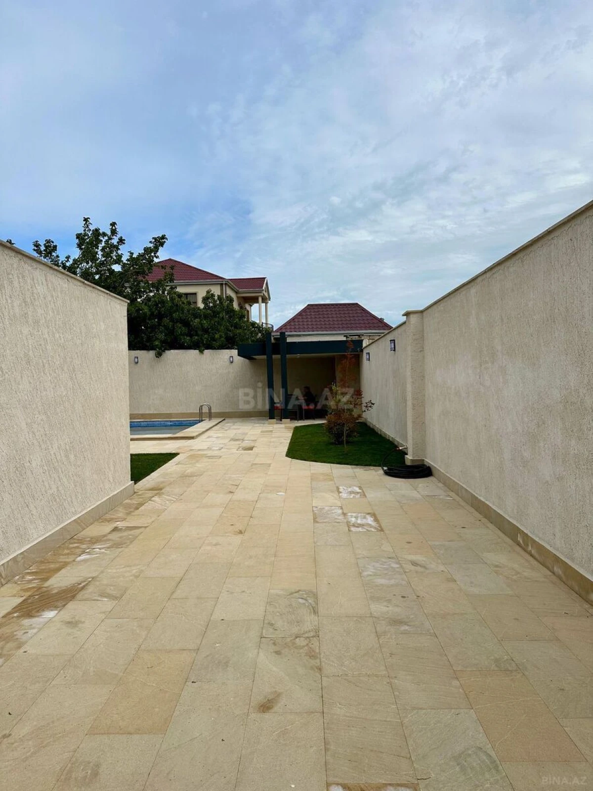 Kirayə verilir 4 otaqlı həyət evi 250 m²