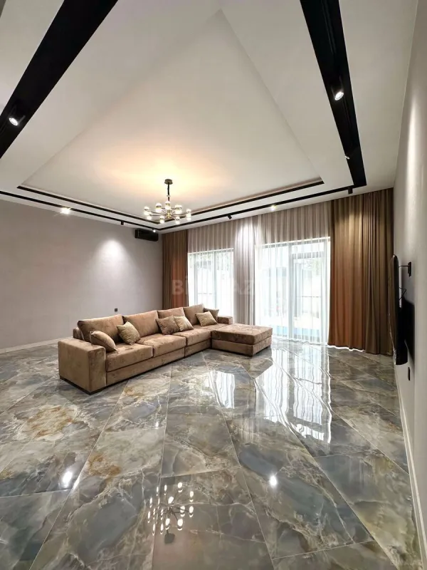 Kirayə verilir 4 otaqlı həyət evi 250 m²