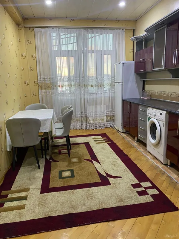 Kirayə verilir 2 otaqlı mənzil 80 m²