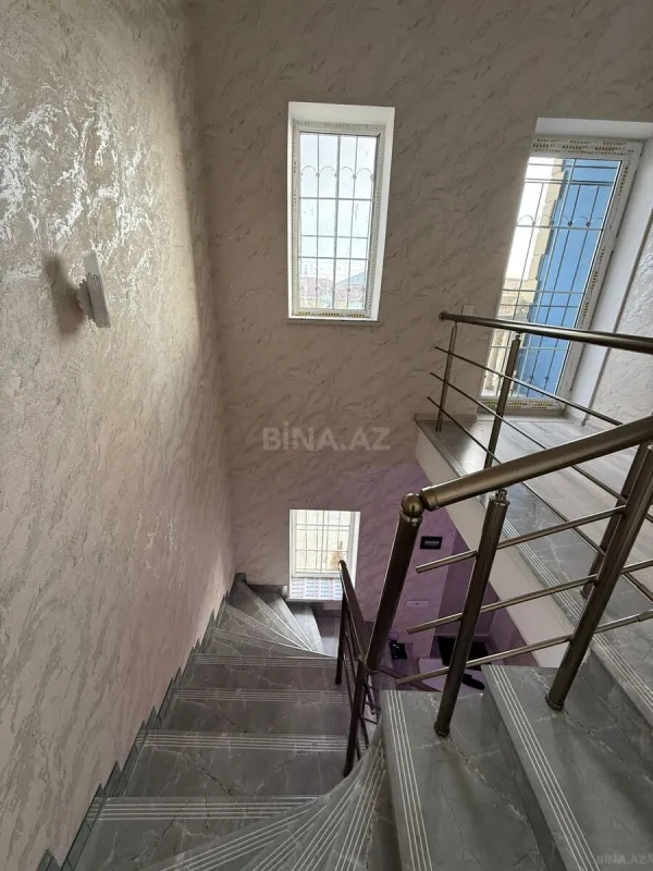 Satılır 4 otaqlı həyət evi 200 m²