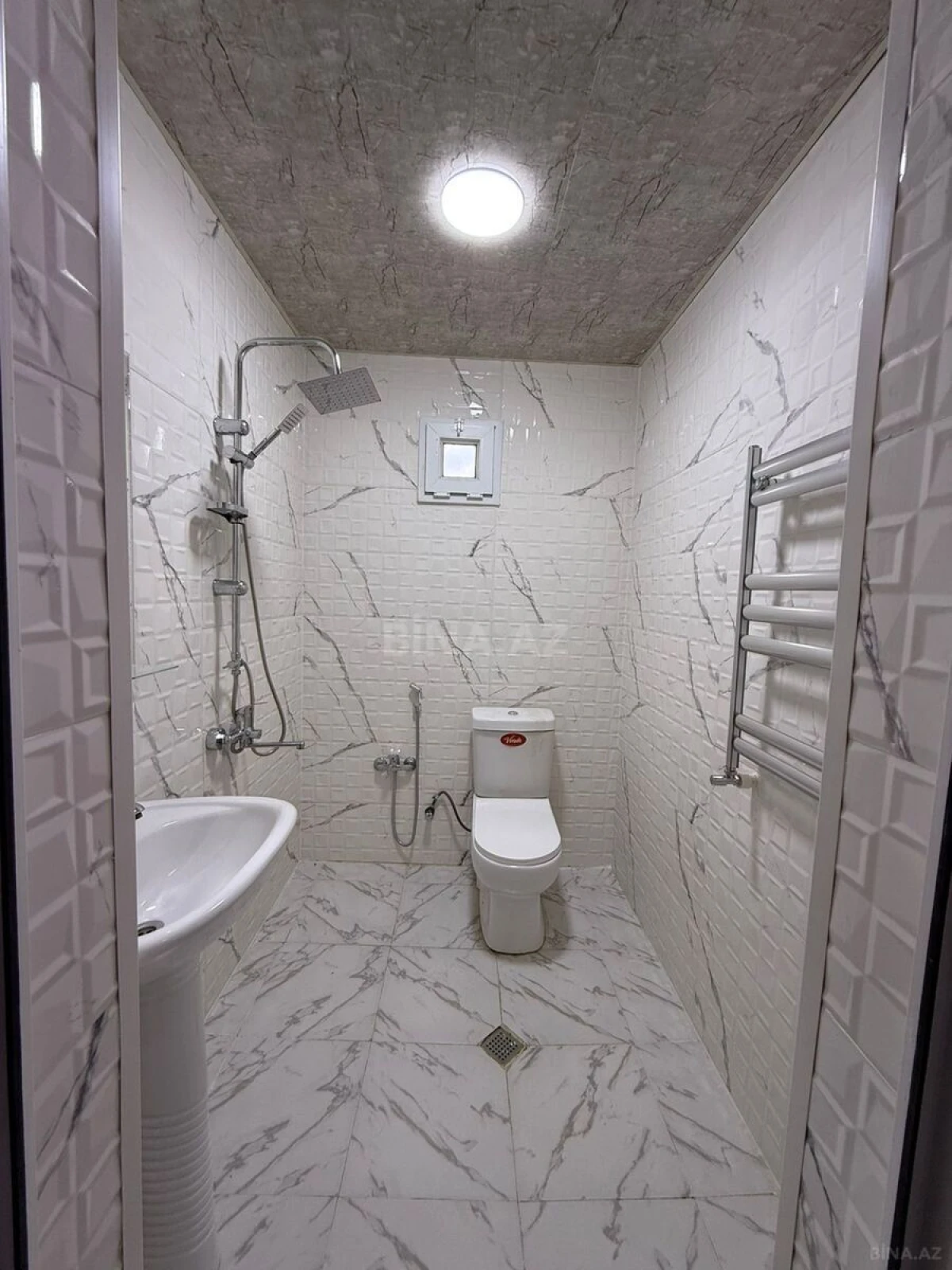 Satılır 4 otaqlı həyət evi 200 m²