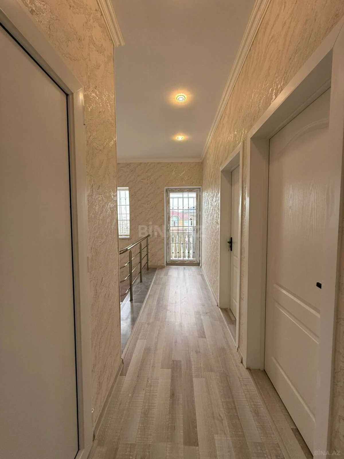 Satılır 4 otaqlı həyət evi 200 m²