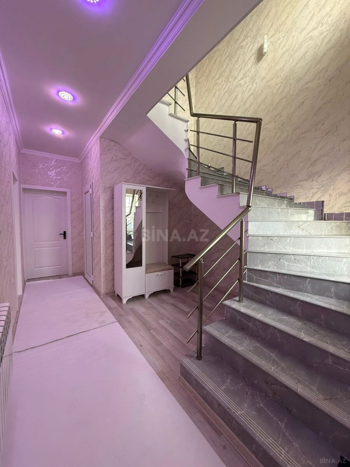 Satılır 4 otaqlı həyət evi 200 m²