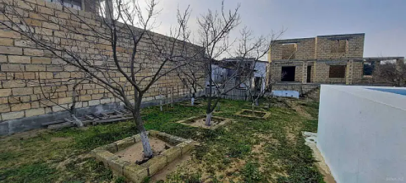 Satılır 6 otaqlı həyət evi 200 m²