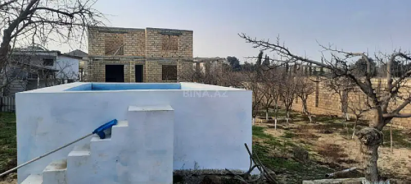 Satılır 6 otaqlı həyət evi 200 m²