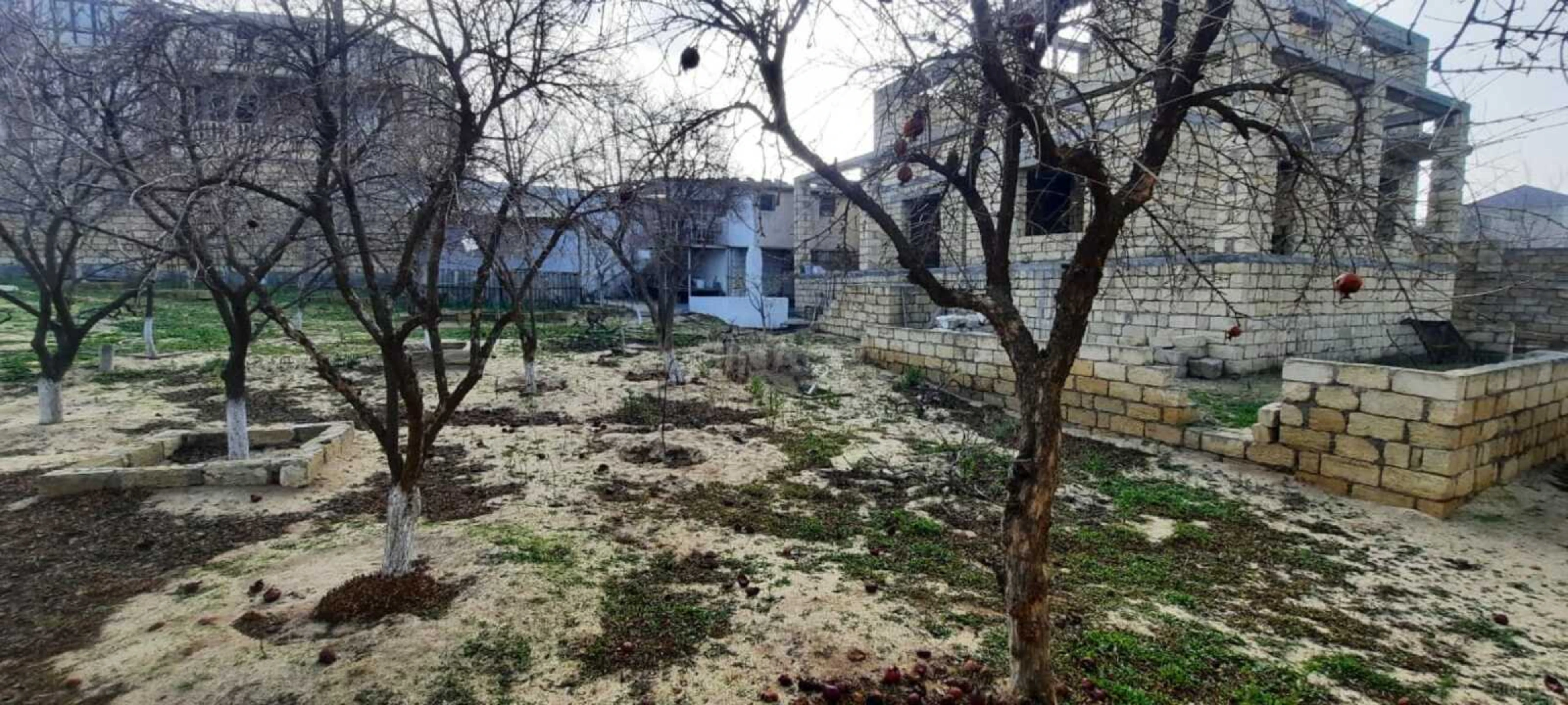 Satılır 6 otaqlı həyət evi 200 m²