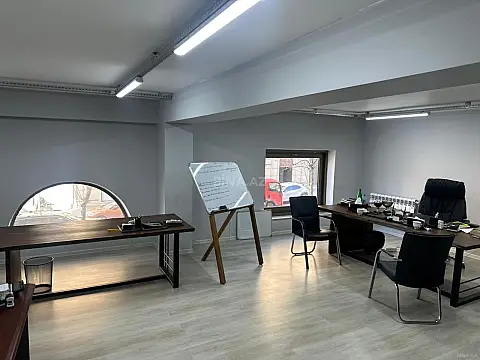 Kirayə verilir obyekt 306 m²