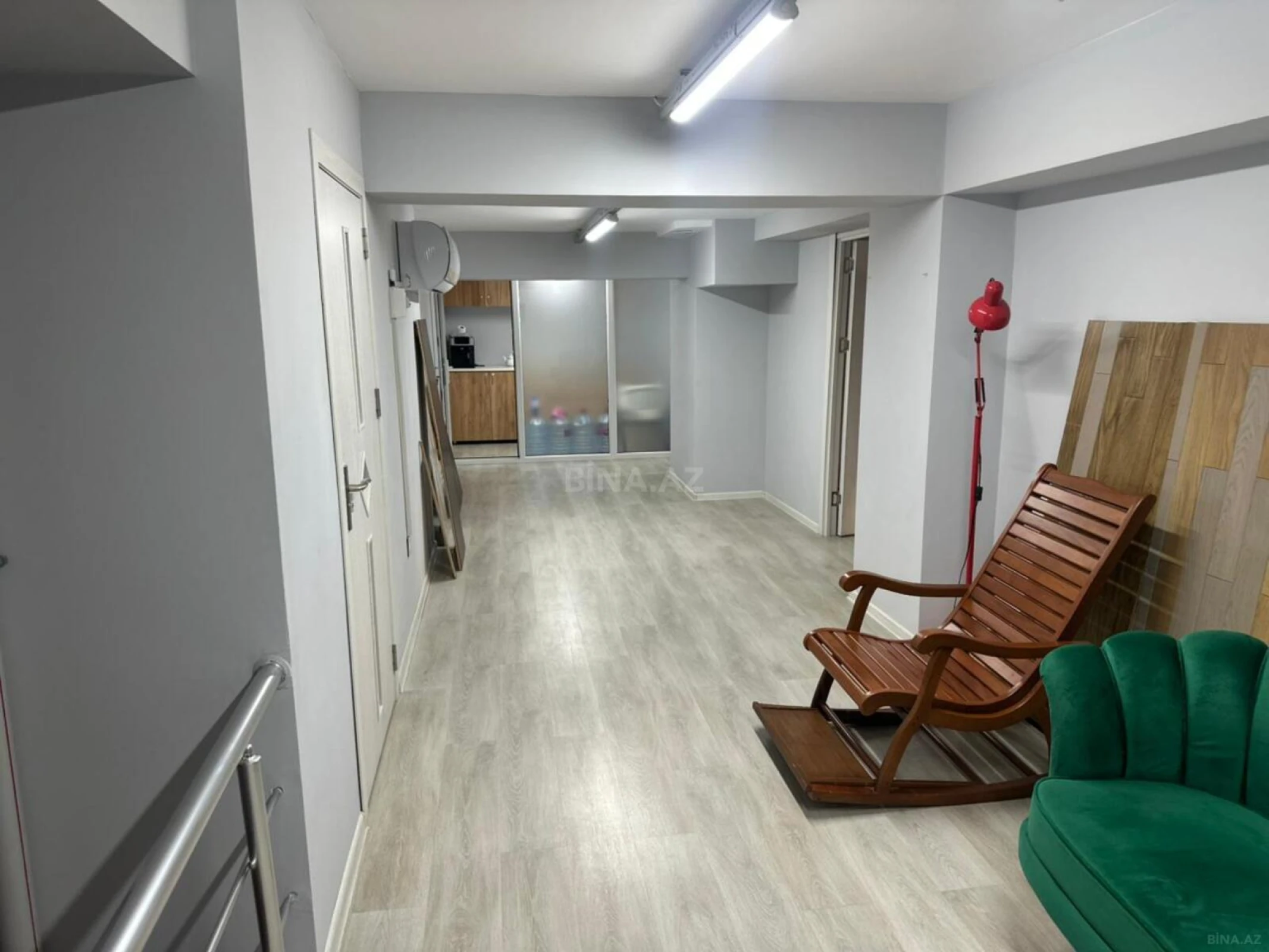 Kirayə verilir obyekt 306 m²