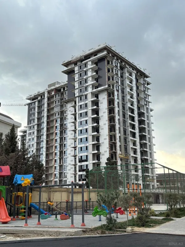 Satılır 3 otaqlı mənzil 127 m²