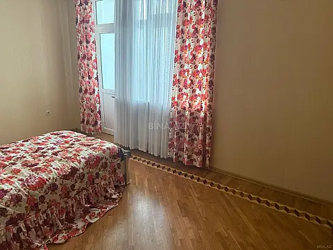 Kirayə verilir 3 otaqlı mənzil 150 m²