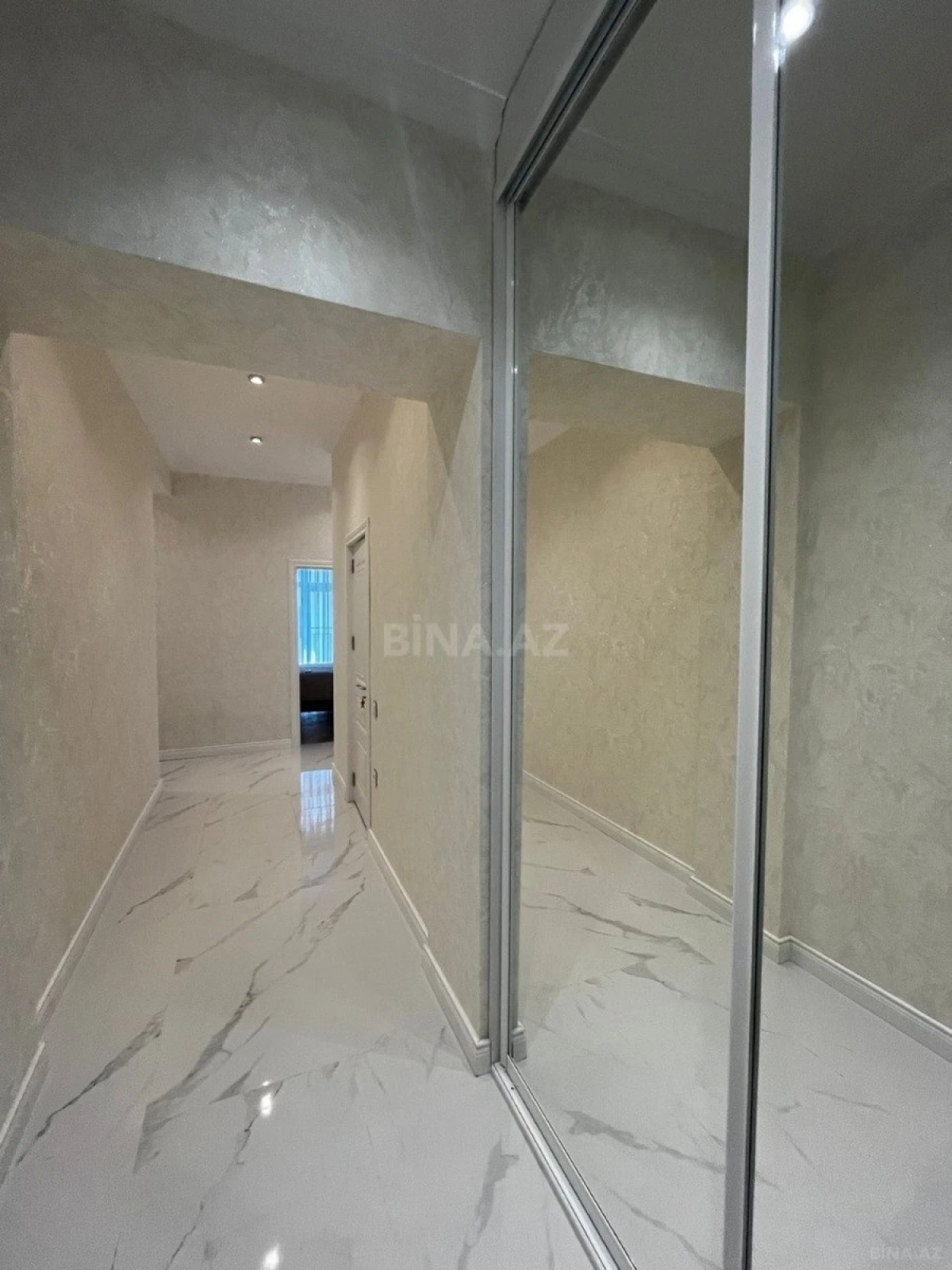 Kirayə verilir 3 otaqlı mənzil 110 m²