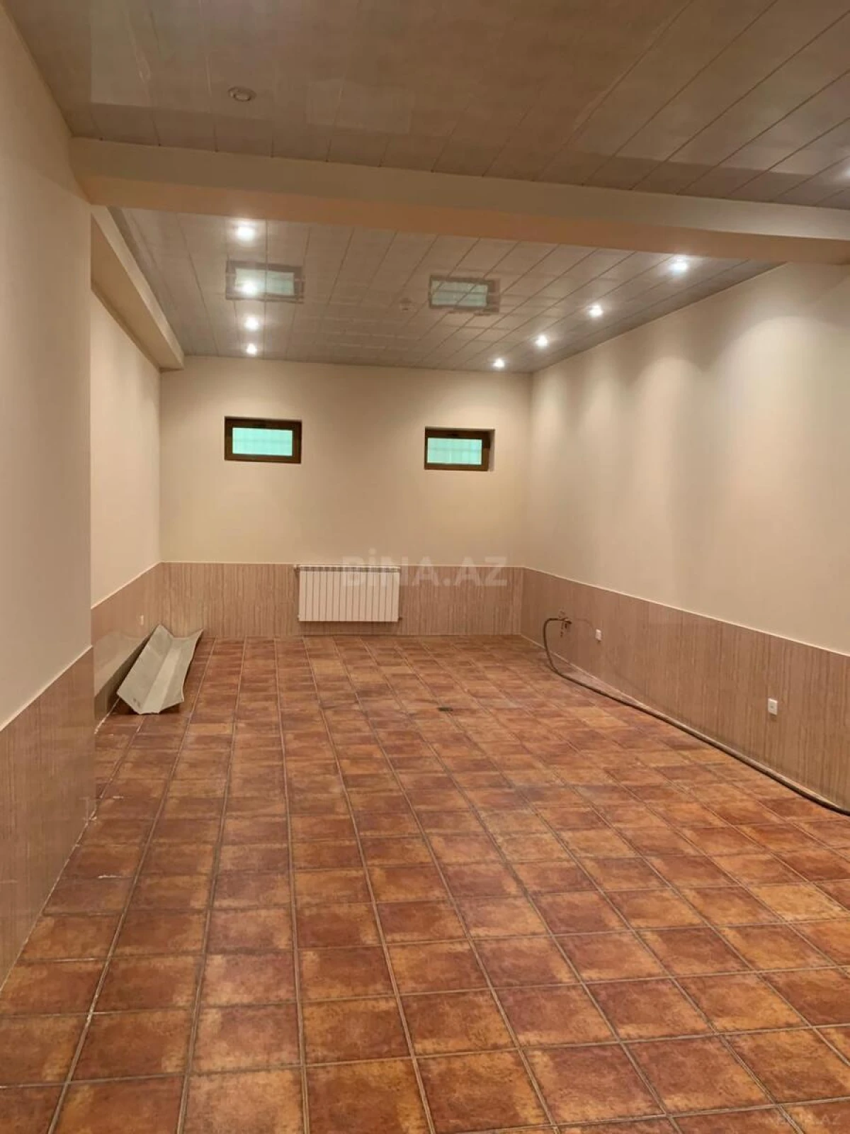 Satılır 10 otaqlı həyət evi 450 m²