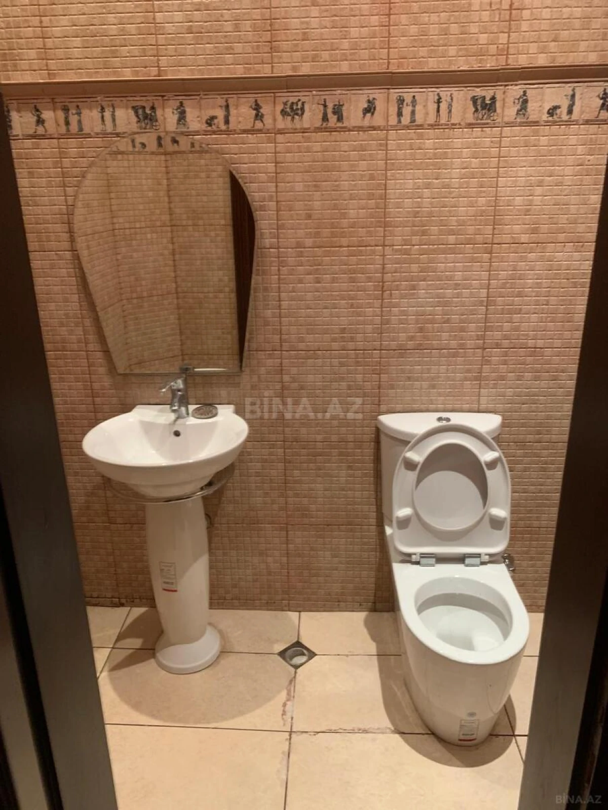 Satılır 10 otaqlı həyət evi 450 m²