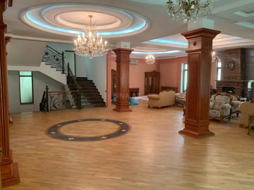 Satılır 10 otaqlı həyət evi 450 m²