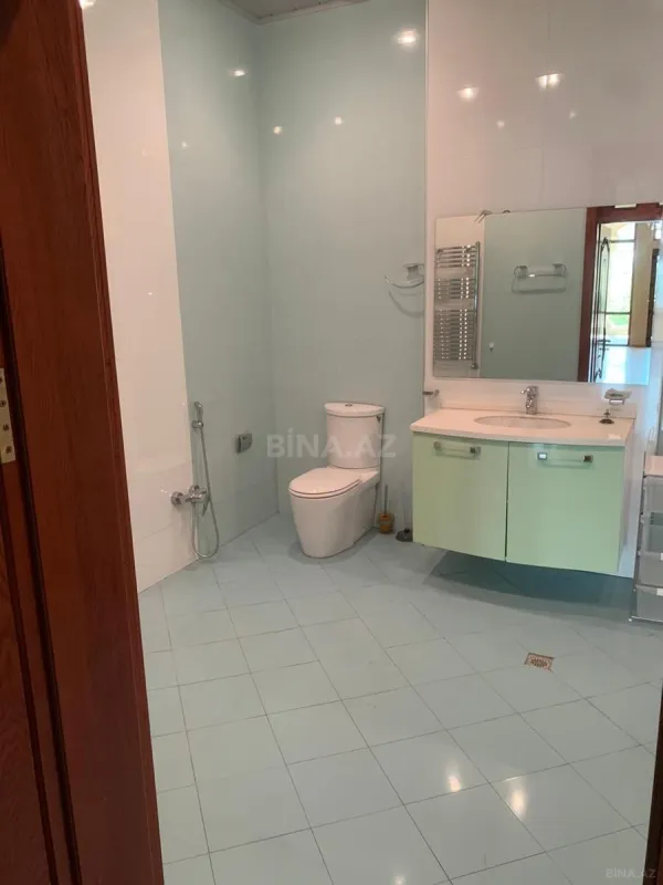 Satılır 10 otaqlı həyət evi 450 m²