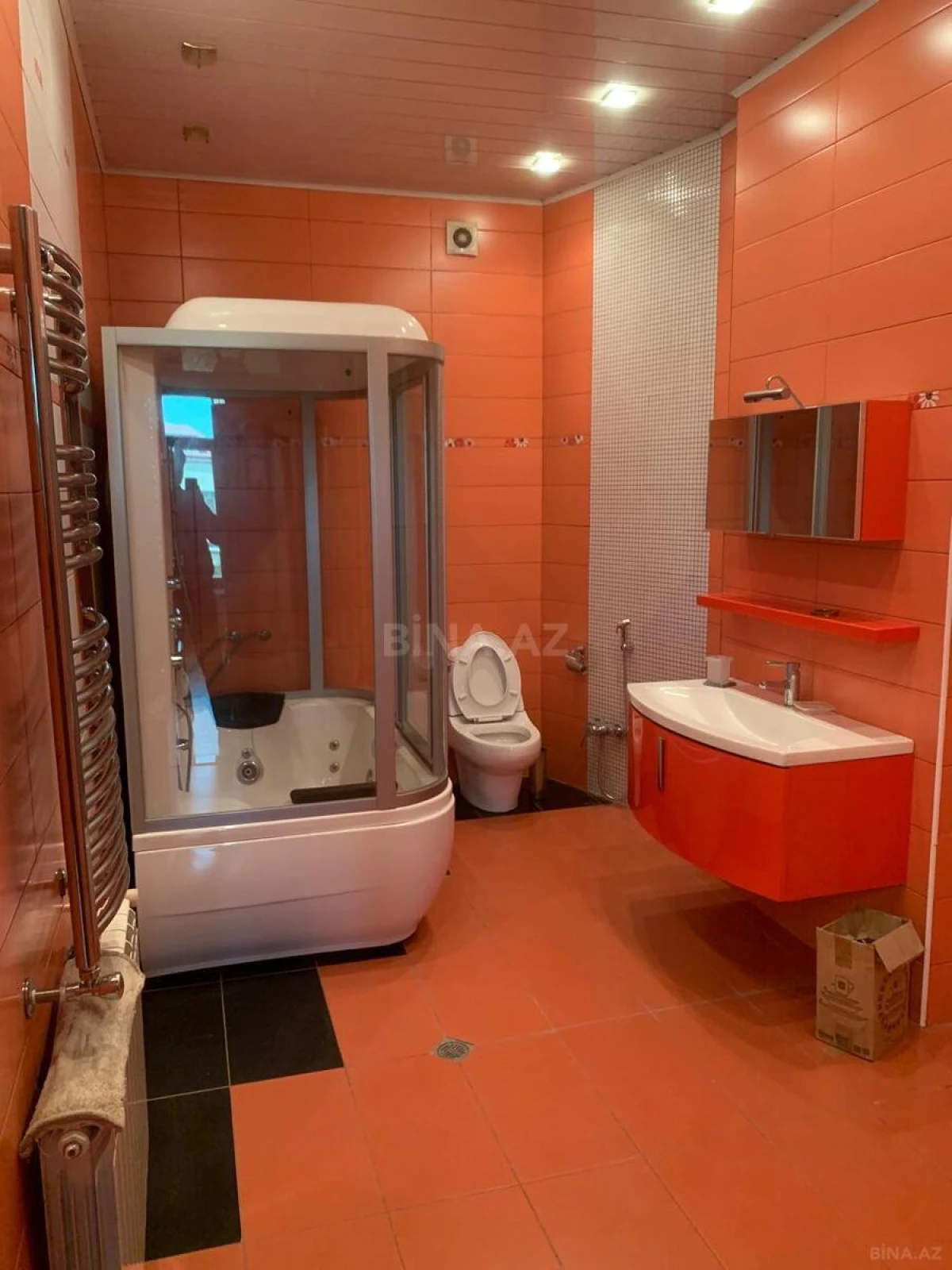 Satılır 10 otaqlı həyət evi 450 m²