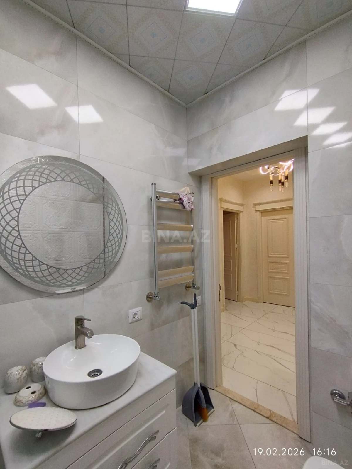 Kirayə verilir 2 otaqlı mənzil 84 m²