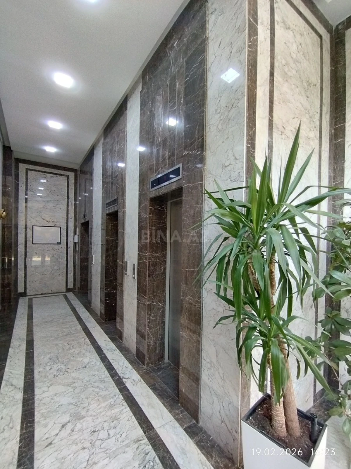 Kirayə verilir 2 otaqlı mənzil 84 m²