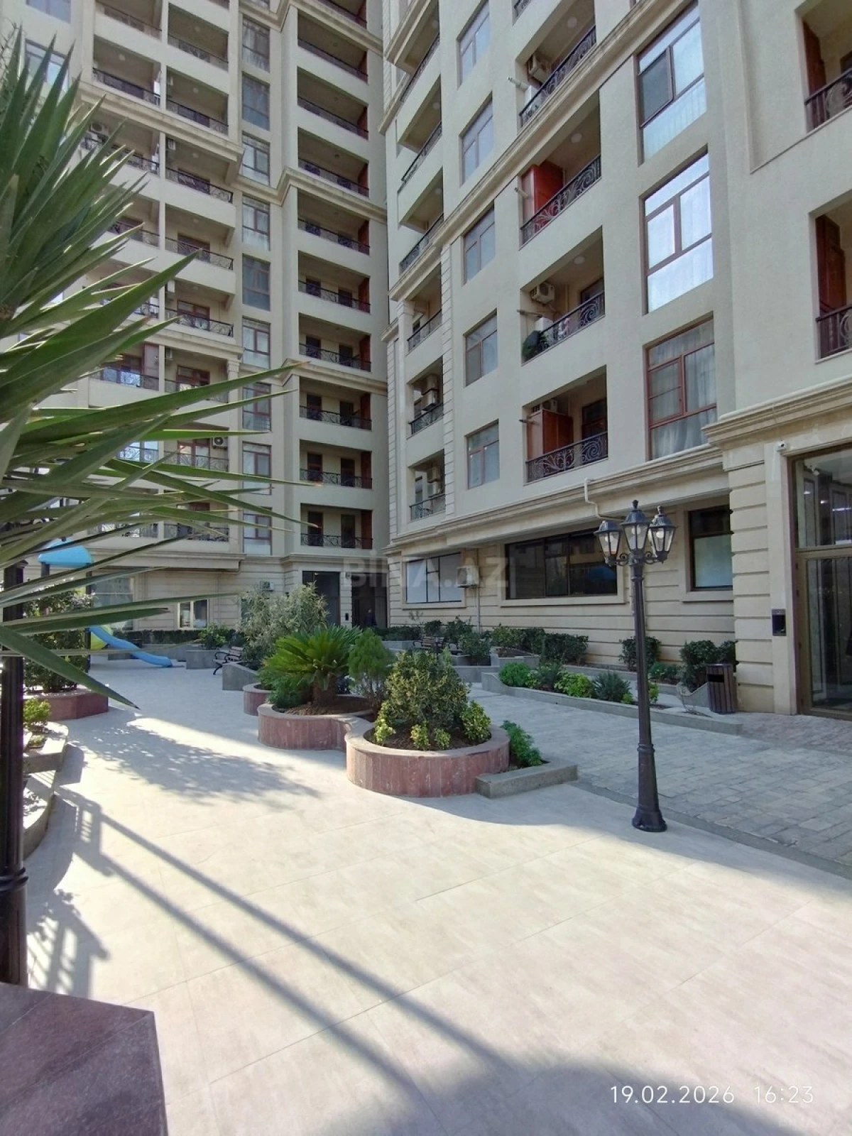 Kirayə verilir 2 otaqlı mənzil 84 m²