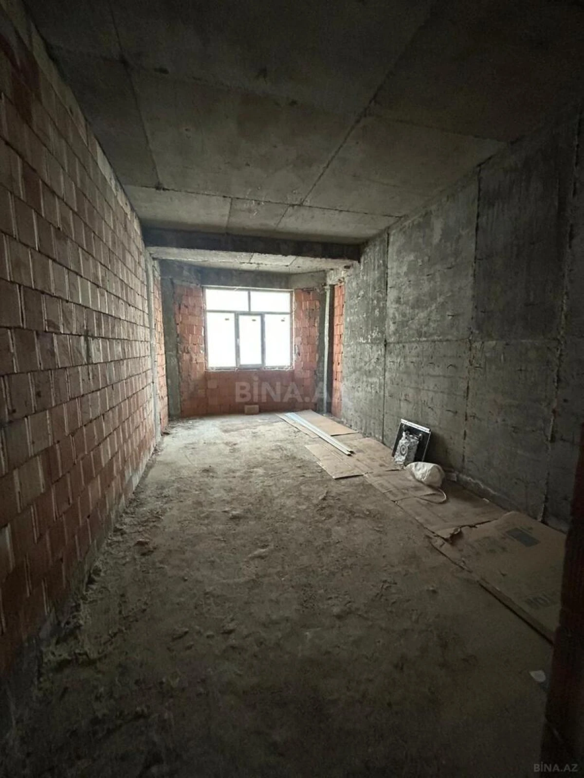 Satılır 3 otaqlı mənzil 136 m²