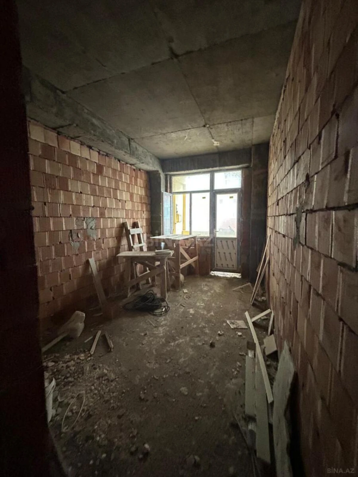 Satılır 3 otaqlı mənzil 136 m²