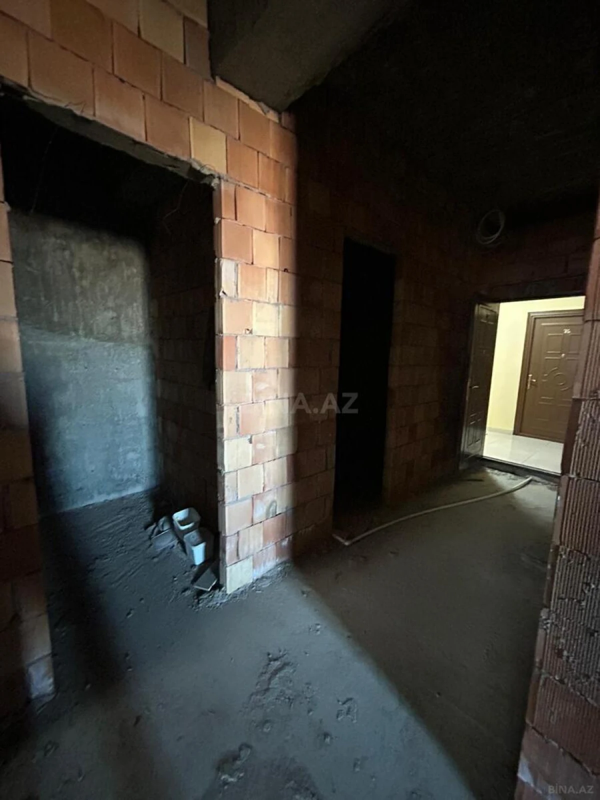 Satılır 3 otaqlı mənzil 136 m²