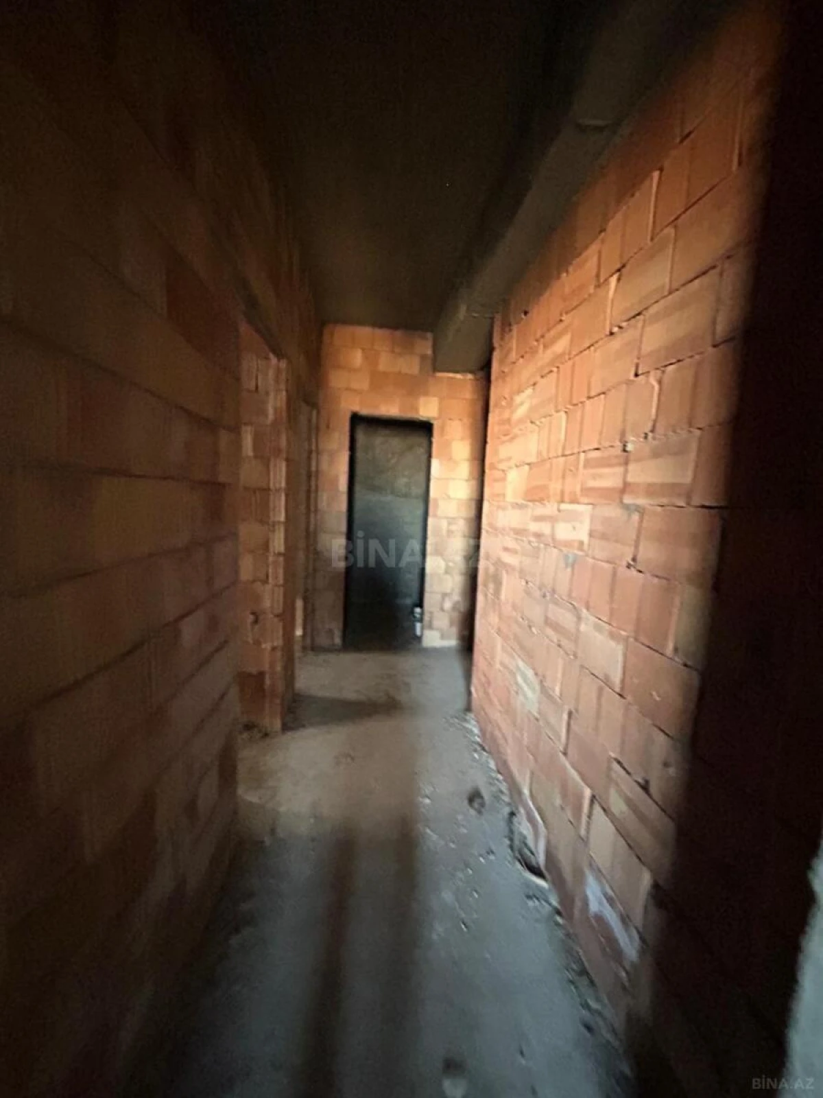 Satılır 3 otaqlı mənzil 136 m²