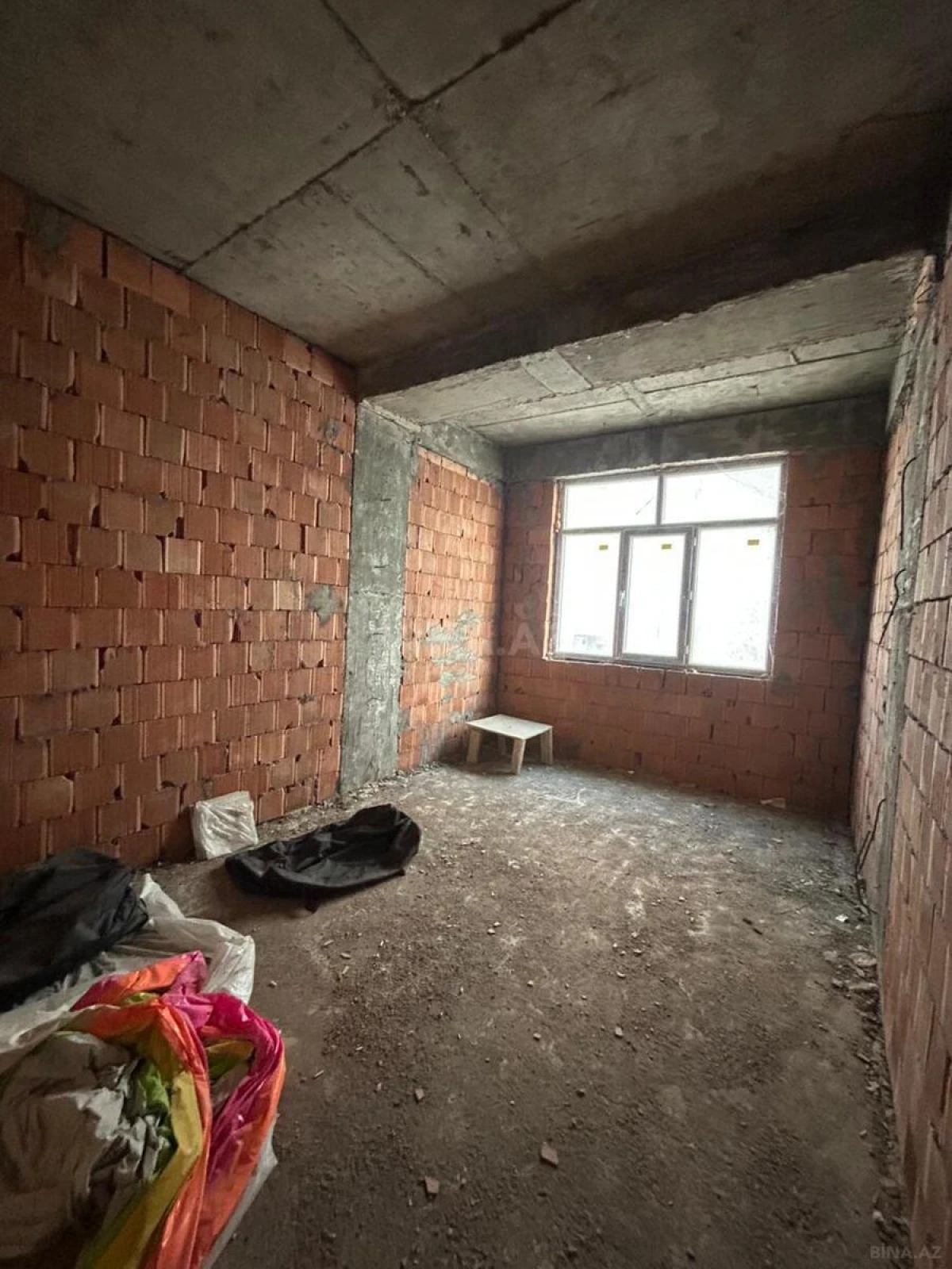 Satılır 3 otaqlı mənzil 136 m²