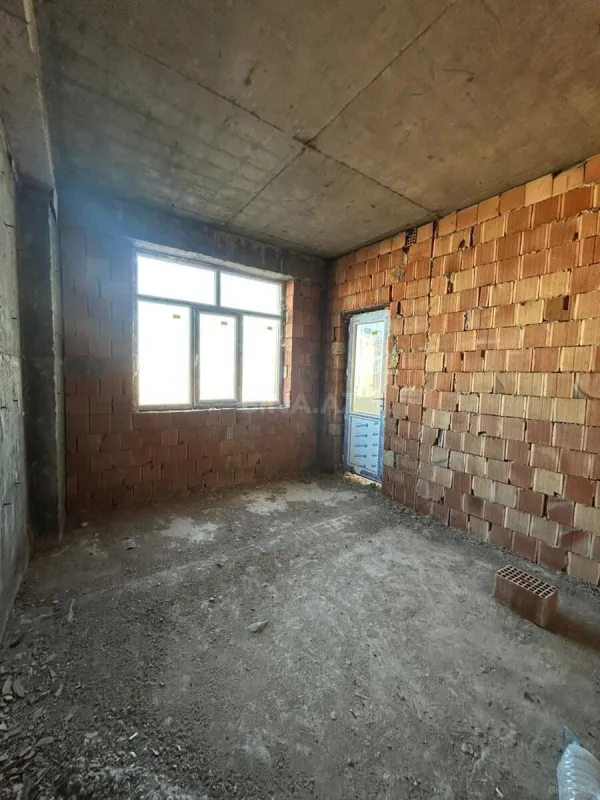 Satılır 3 otaqlı mənzil 136 m²