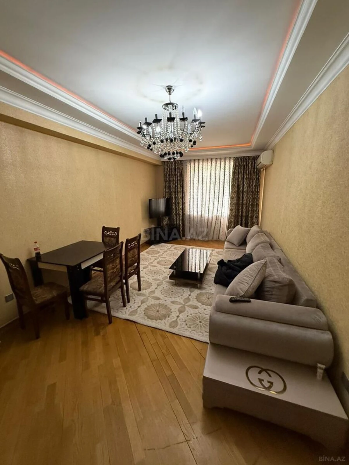 Kirayə verilir 2 otaqlı mənzil 100 m²