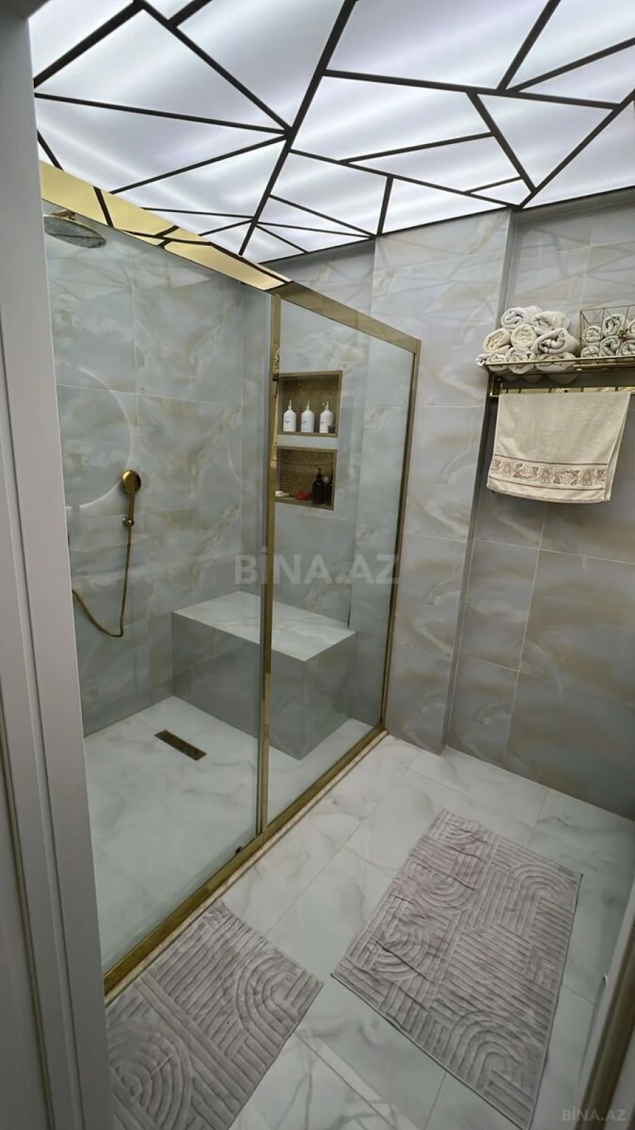 Satılır 3 otaqlı mənzil 107 m²