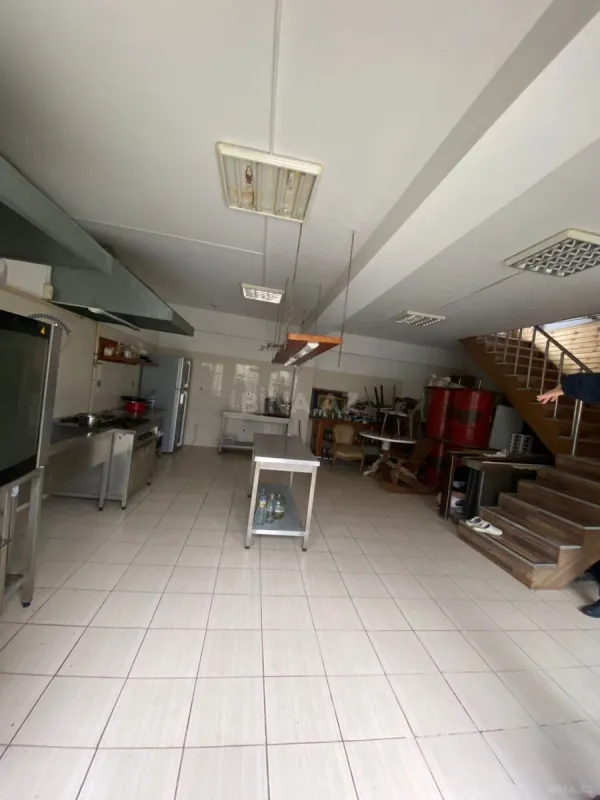 Satılır obyekt 250 m²