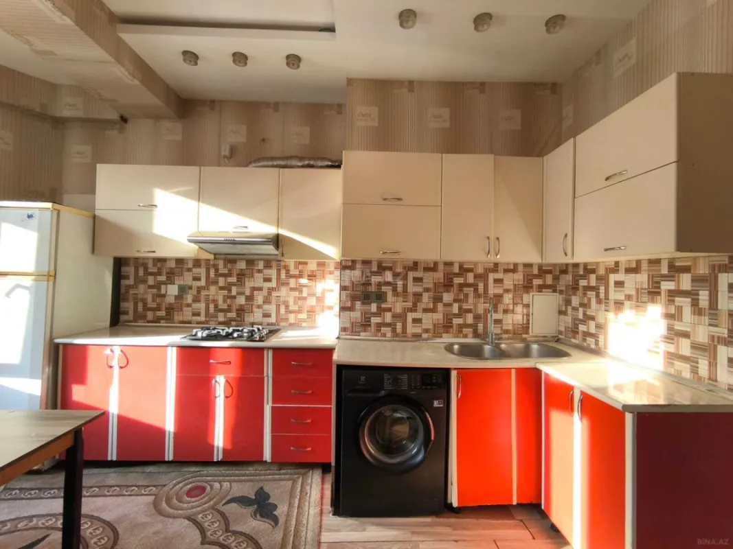 Kirayə verilir 2 otaqlı mənzil 70 m²