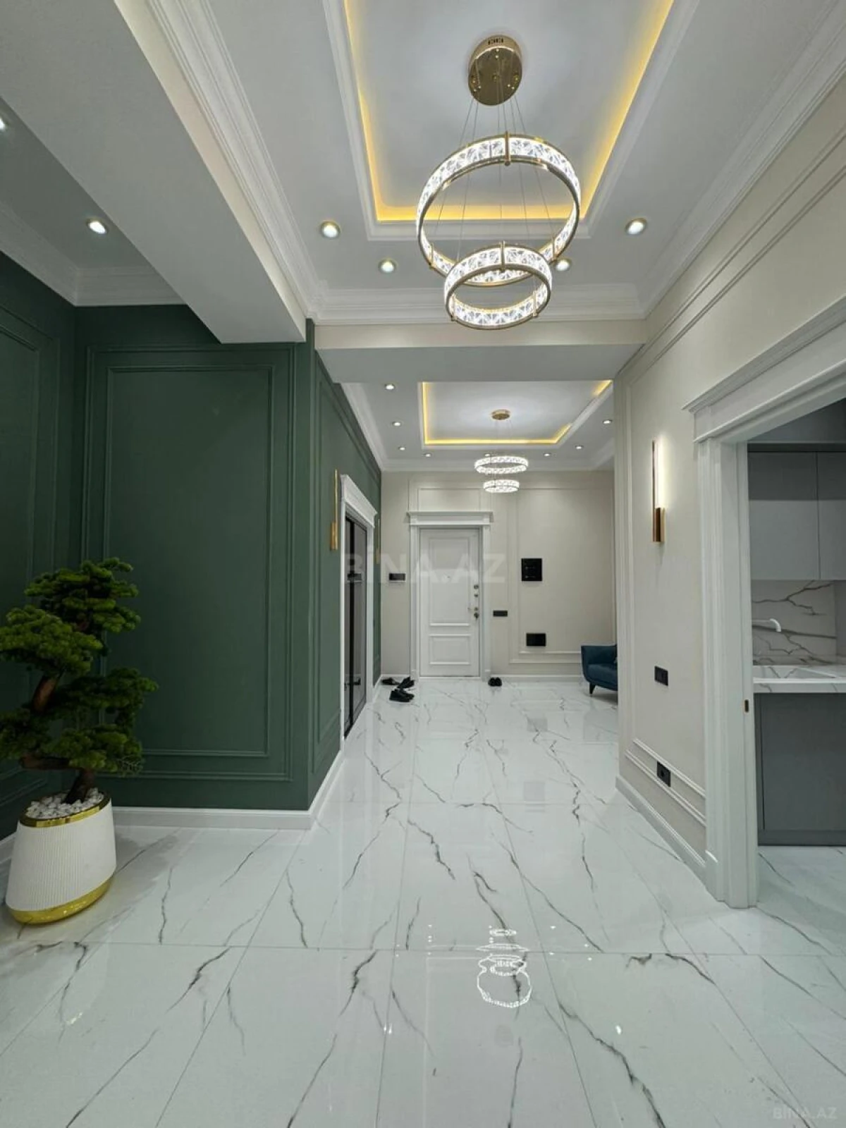 Satılır 4 otaqlı mənzil 208 m²