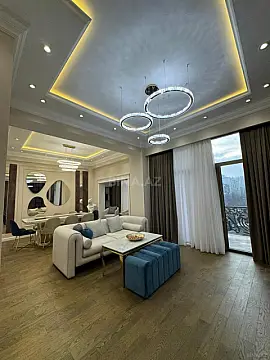 Satılır 4 otaqlı mənzil 208 m² — Bakı 4 otaq 208.00 m²