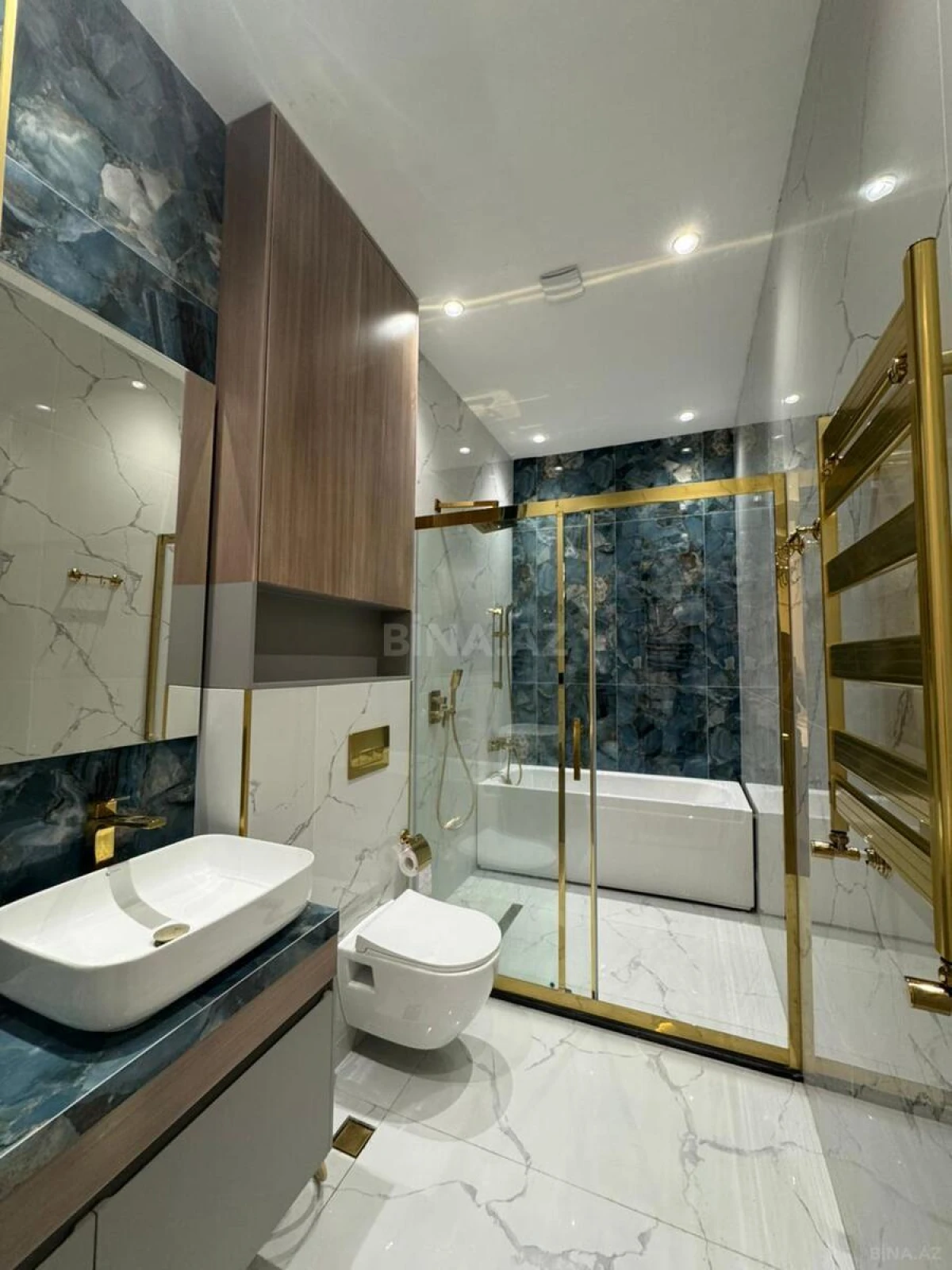 Satılır 4 otaqlı mənzil 208 m²