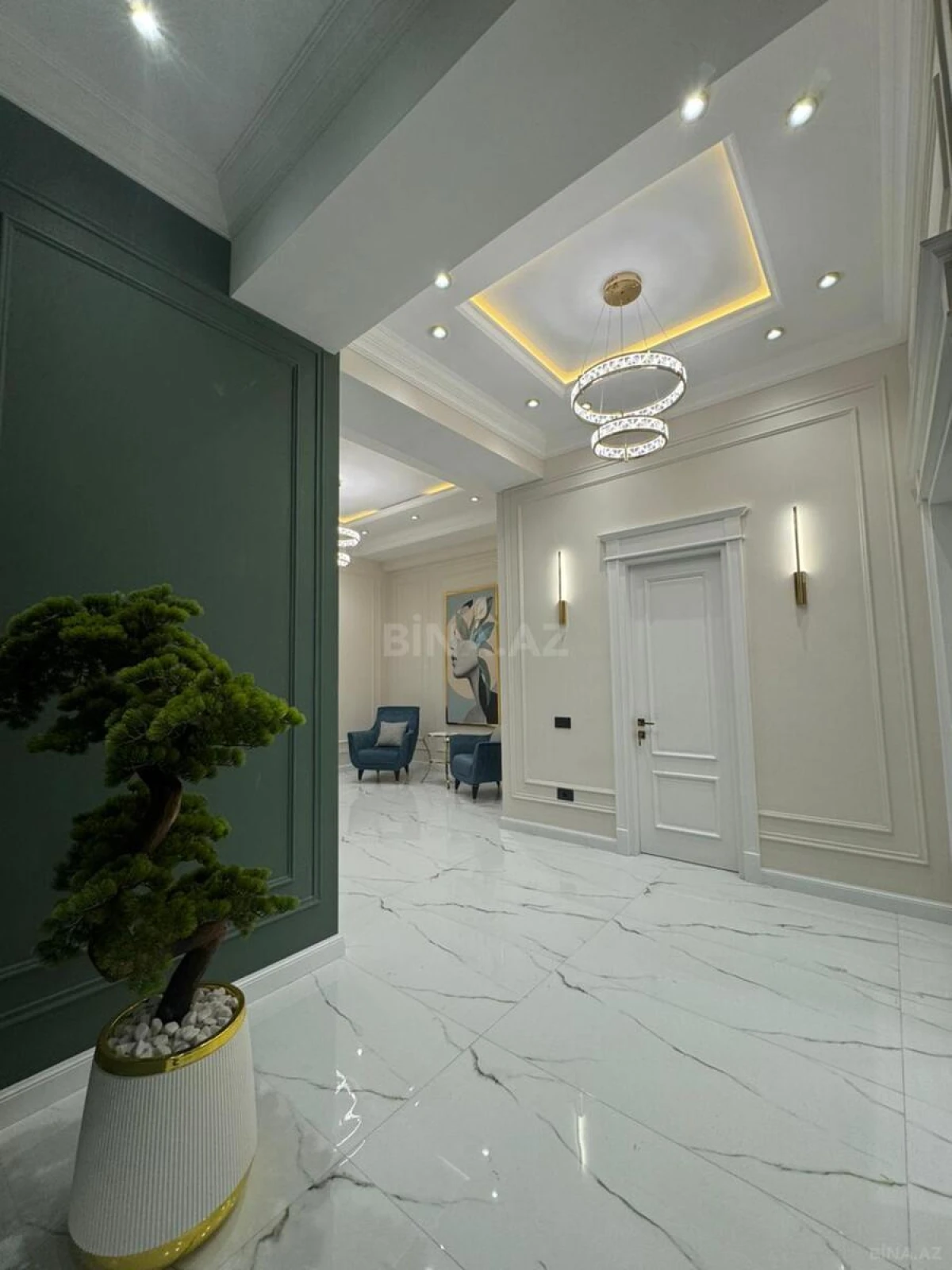 Satılır 4 otaqlı mənzil 208 m²