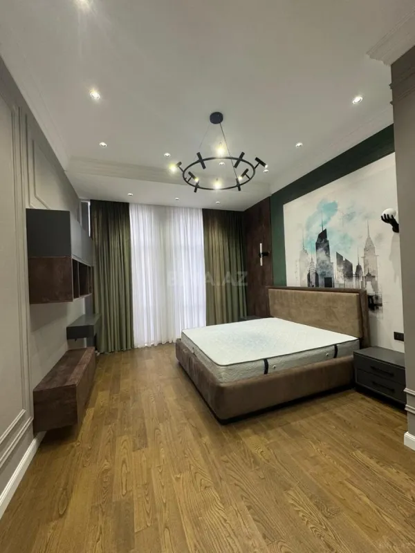 Satılır 4 otaqlı mənzil 208 m²