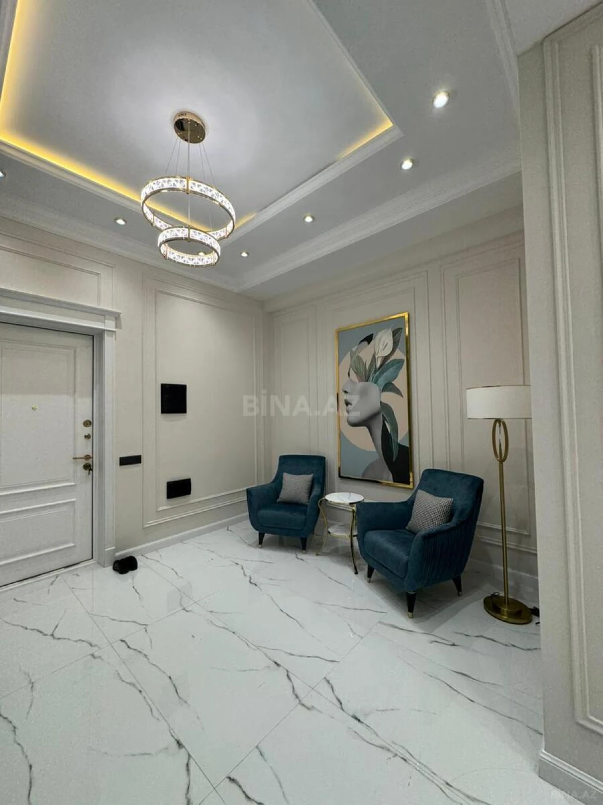 Satılır 4 otaqlı mənzil 208 m²