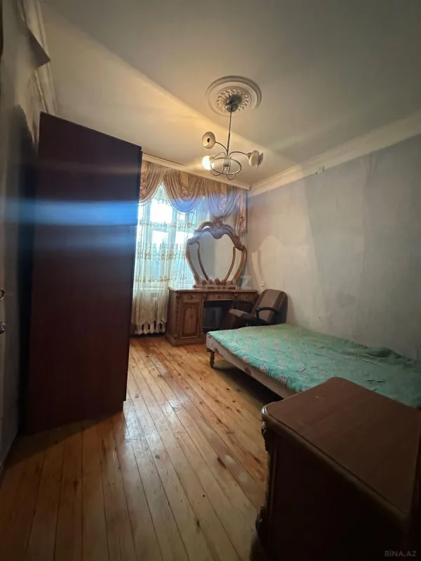 Satılır 4 otaqlı mənzil 100 m²