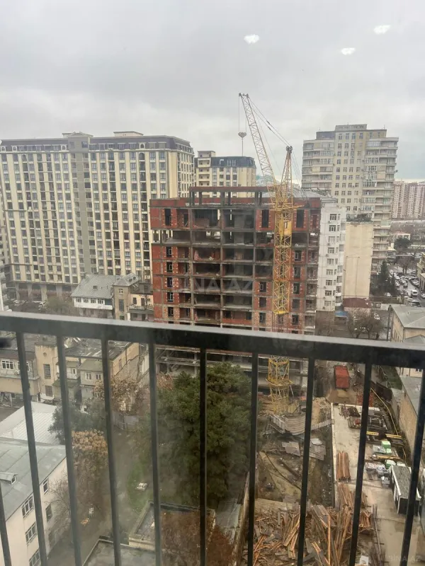 Satılır 3 otaqlı mənzil 105 m²