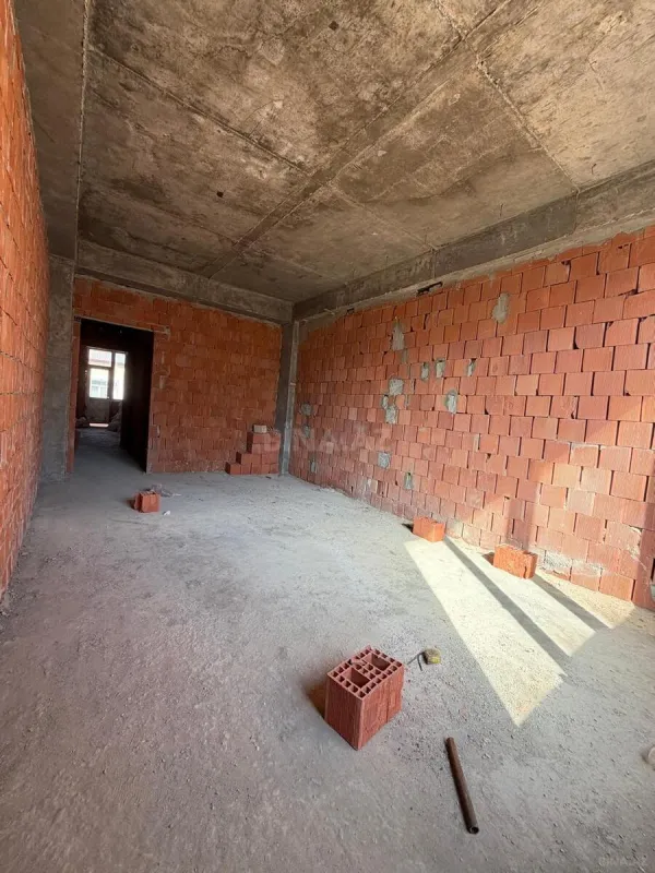 Satılır 1 otaqlı mənzil 65 m²