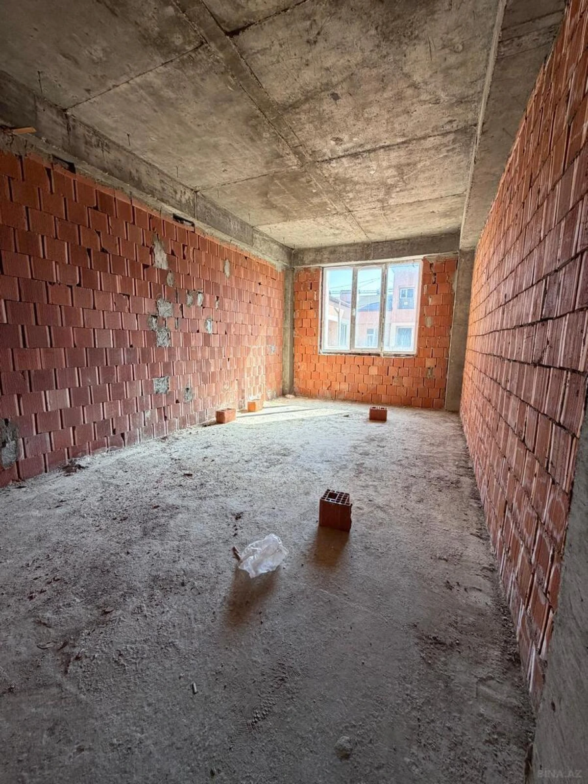 Satılır 1 otaqlı mənzil 65 m²