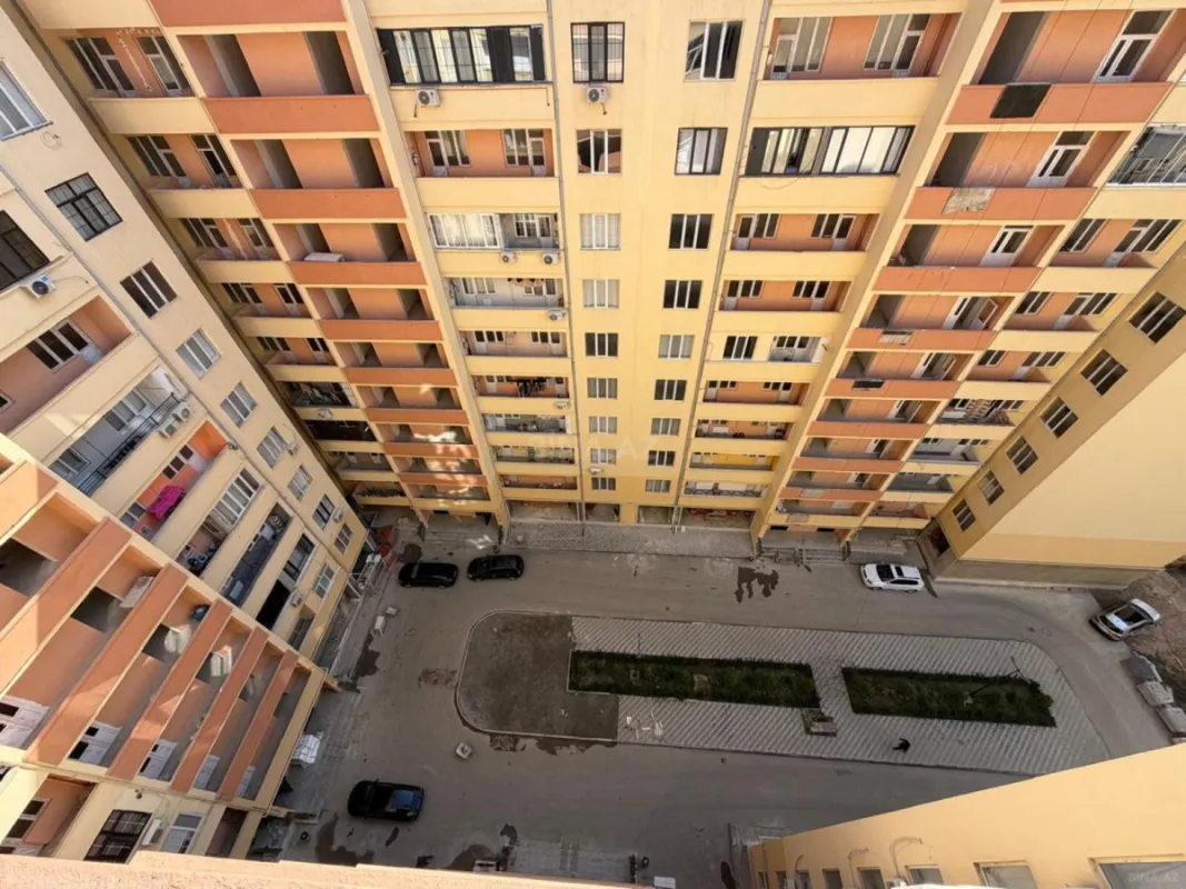 Satılır 1 otaqlı mənzil 65 m²