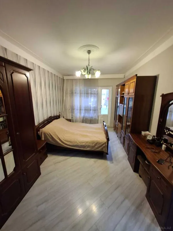Satılır 4 otaqlı mənzil 90 m²