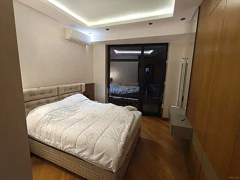 Kirayə verilir 2 otaqlı mənzil 75 m²