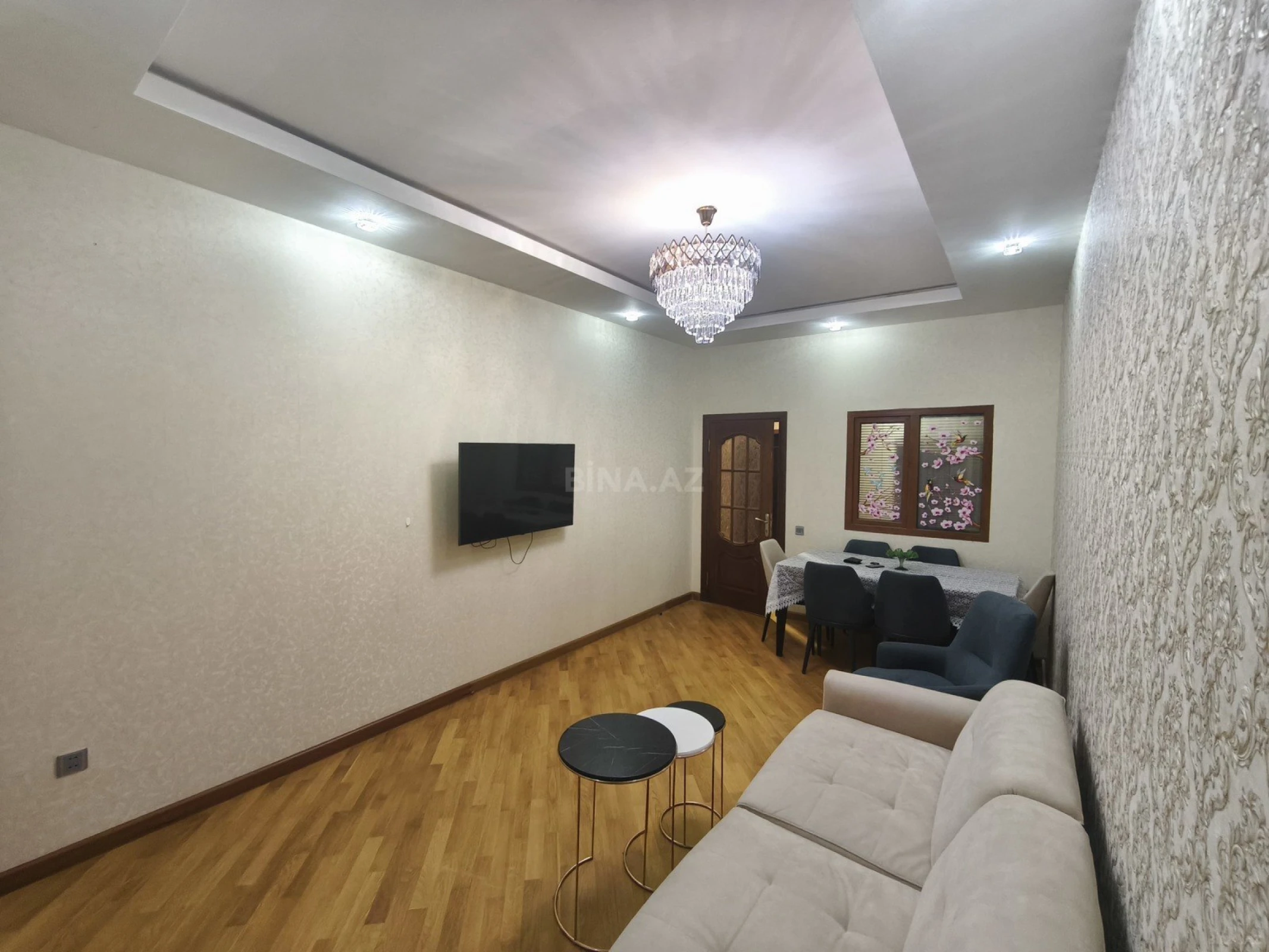 Kirayə verilir 2 otaqlı mənzil 70 m²