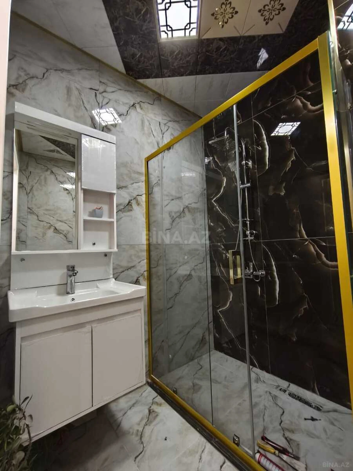 Satılır 2 otaqlı mənzil 65 m²