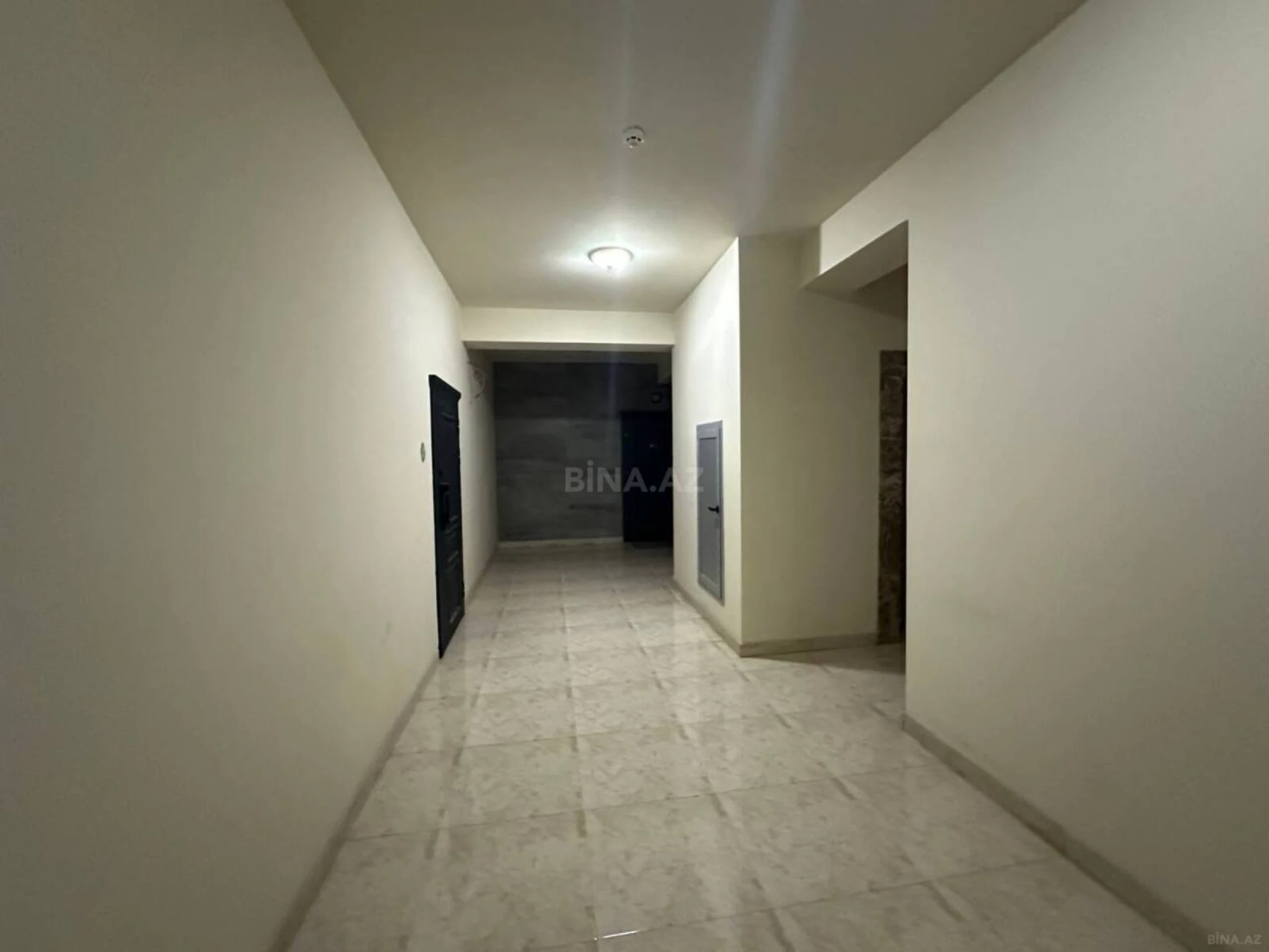 Satılır 3 otaqlı mənzil 146 m²